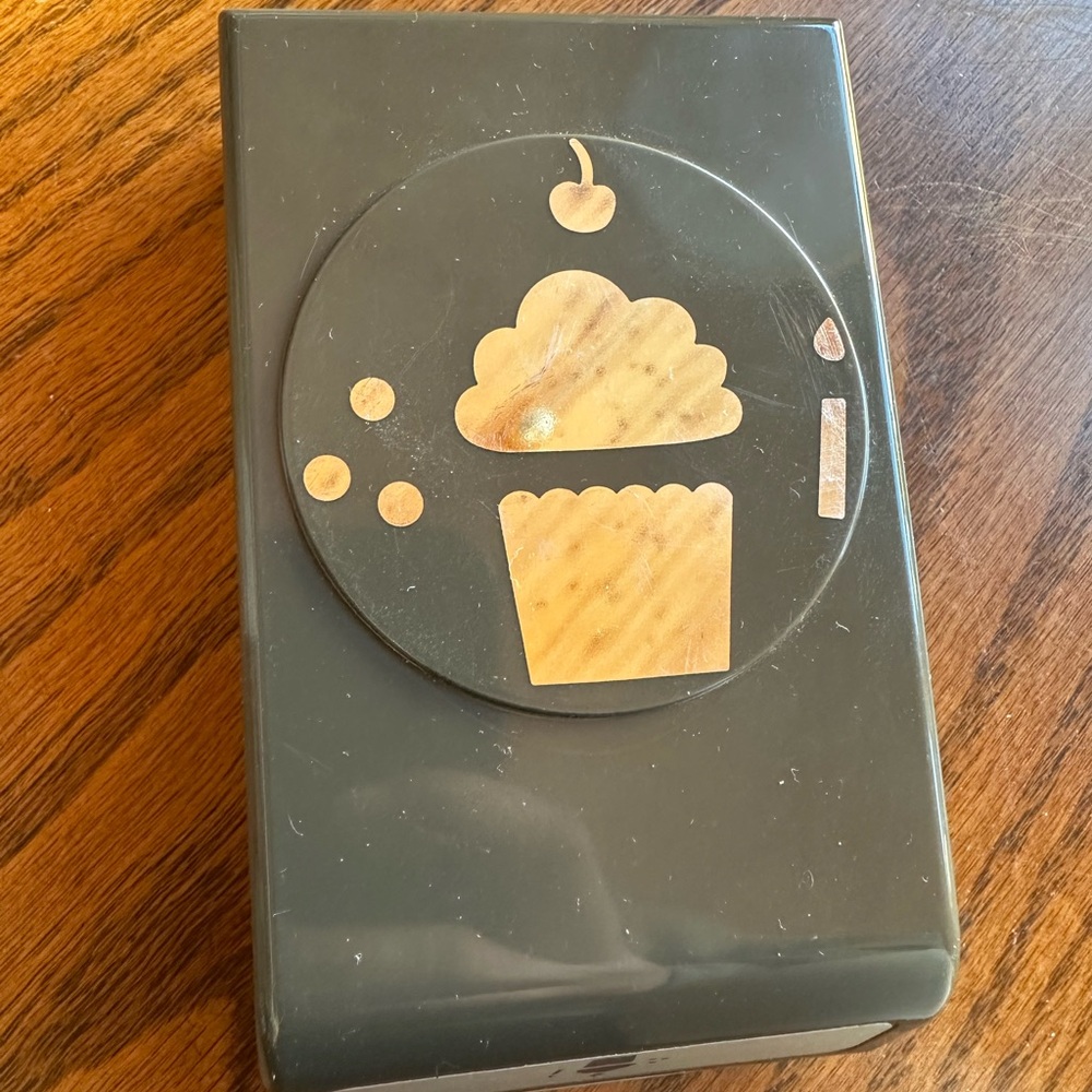 Stampin’ Up Cupcake Builder Punch